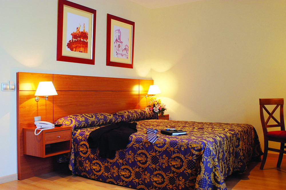 Hotel Palacios Alfaro Dış mekan fotoğraf
