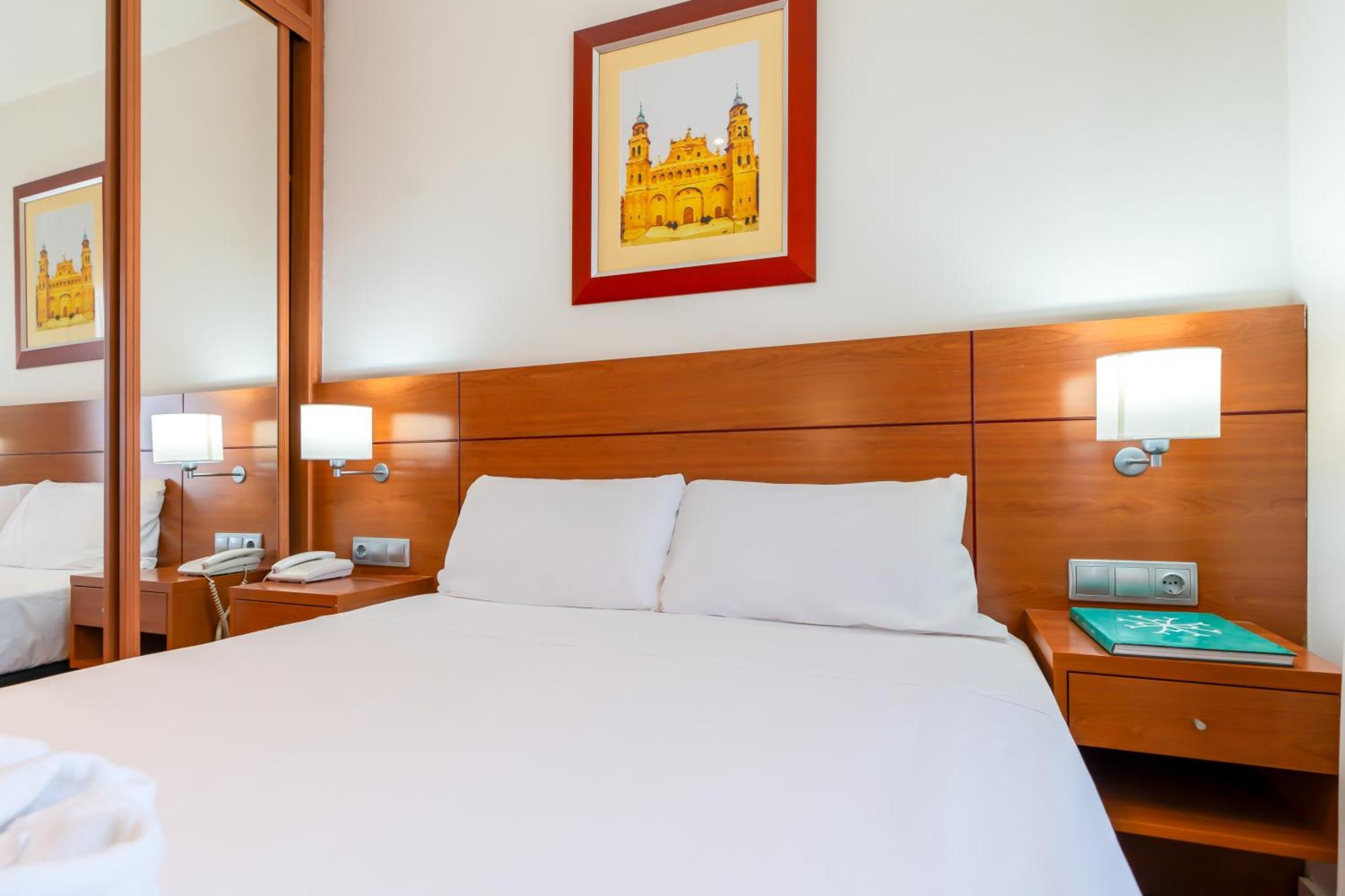 Hotel Palacios Alfaro Dış mekan fotoğraf