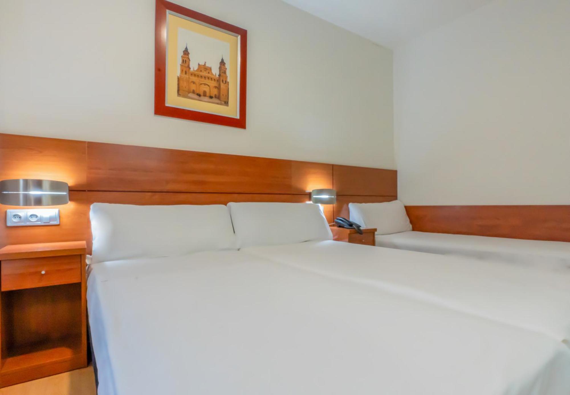Hotel Palacios Alfaro Dış mekan fotoğraf