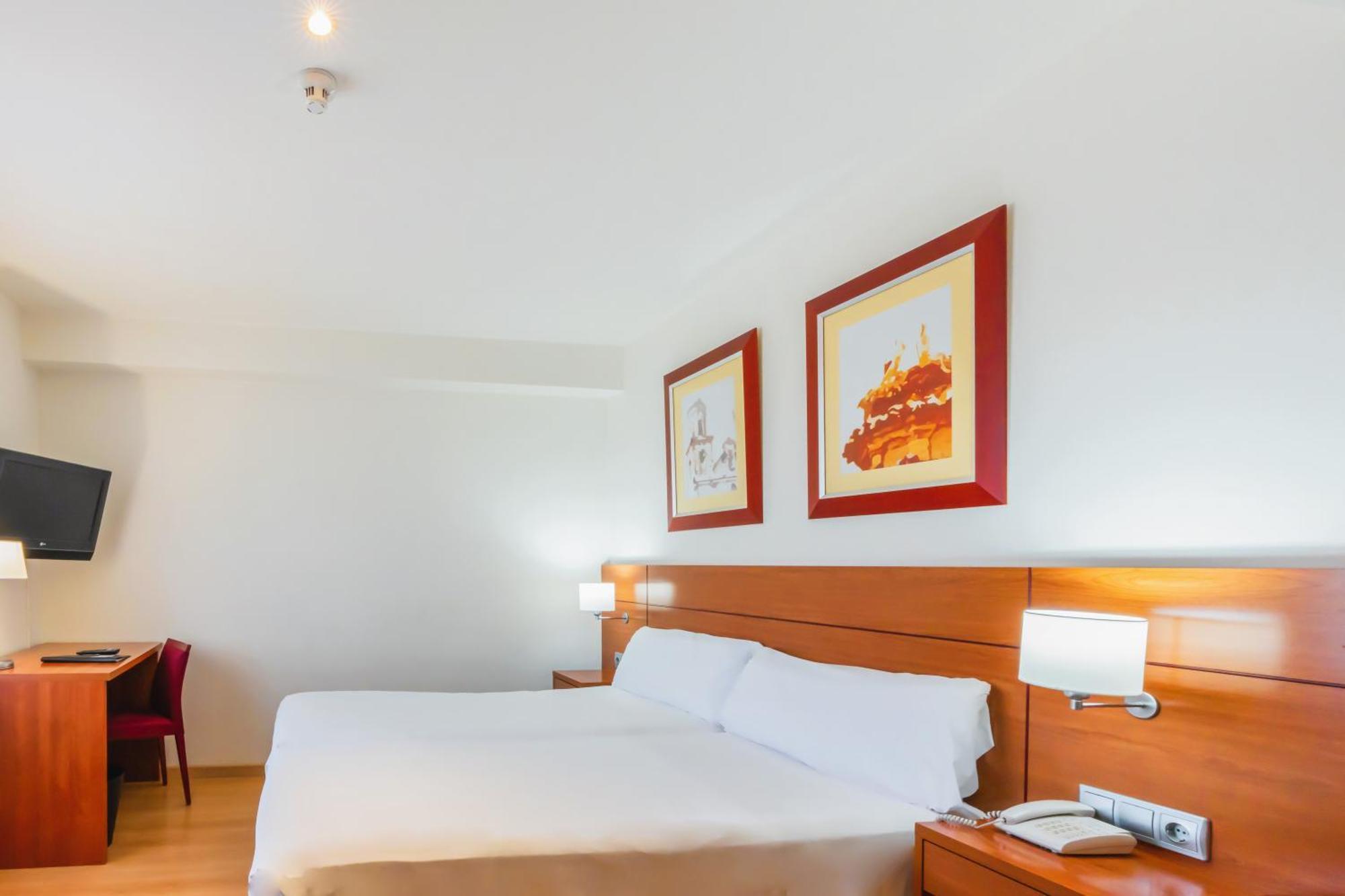 Hotel Palacios Alfaro Dış mekan fotoğraf