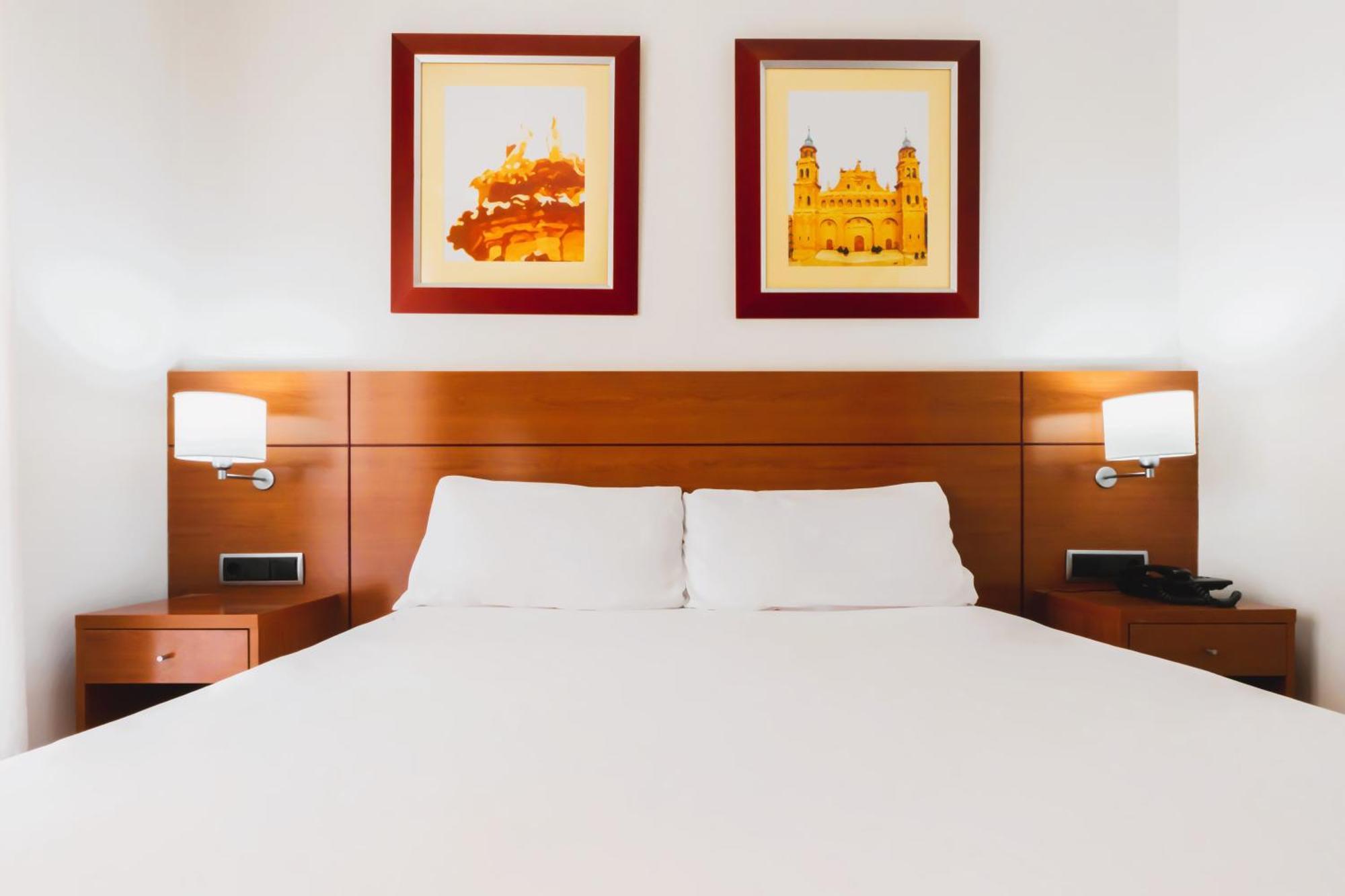 Hotel Palacios Alfaro Dış mekan fotoğraf