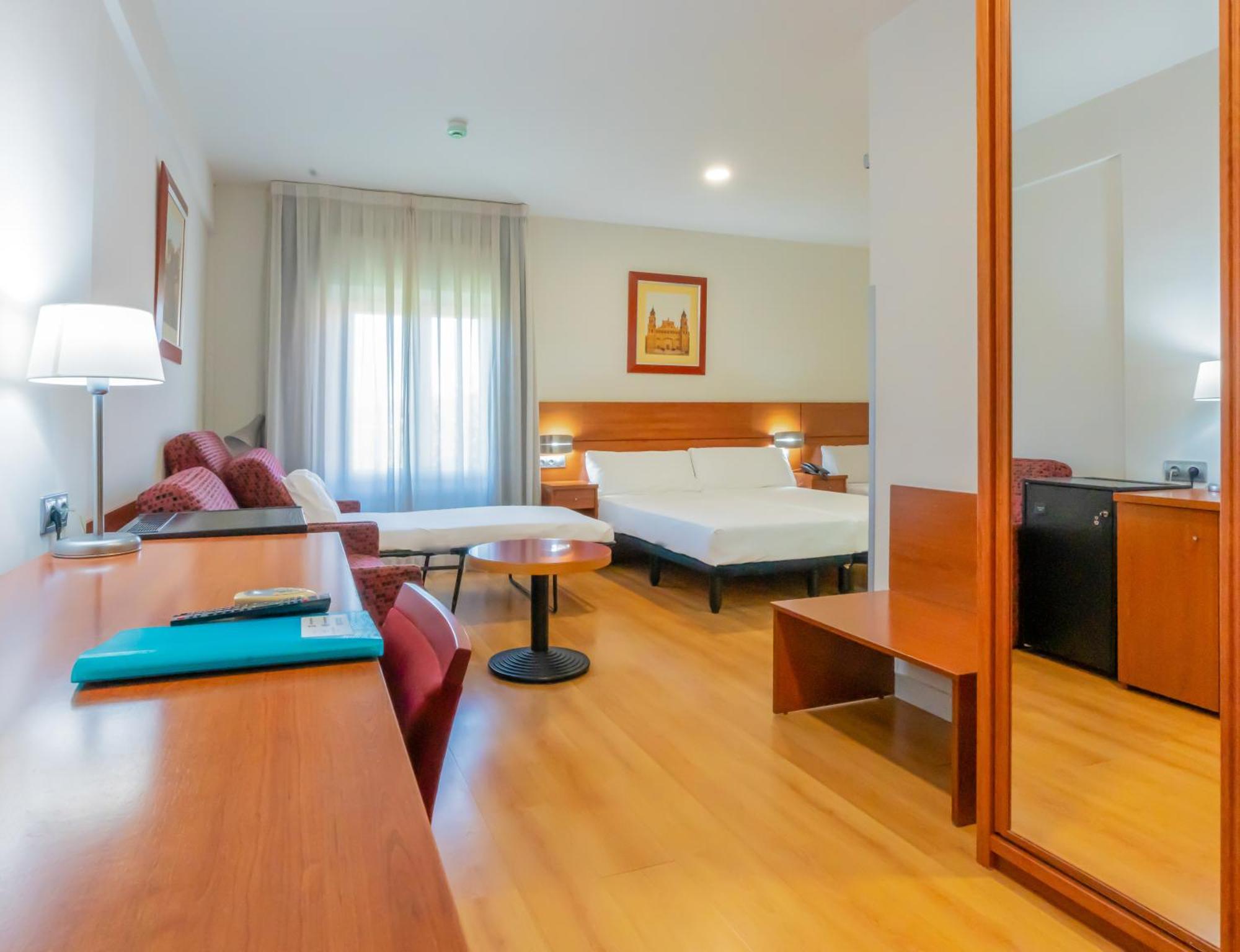 Hotel Palacios Alfaro Dış mekan fotoğraf