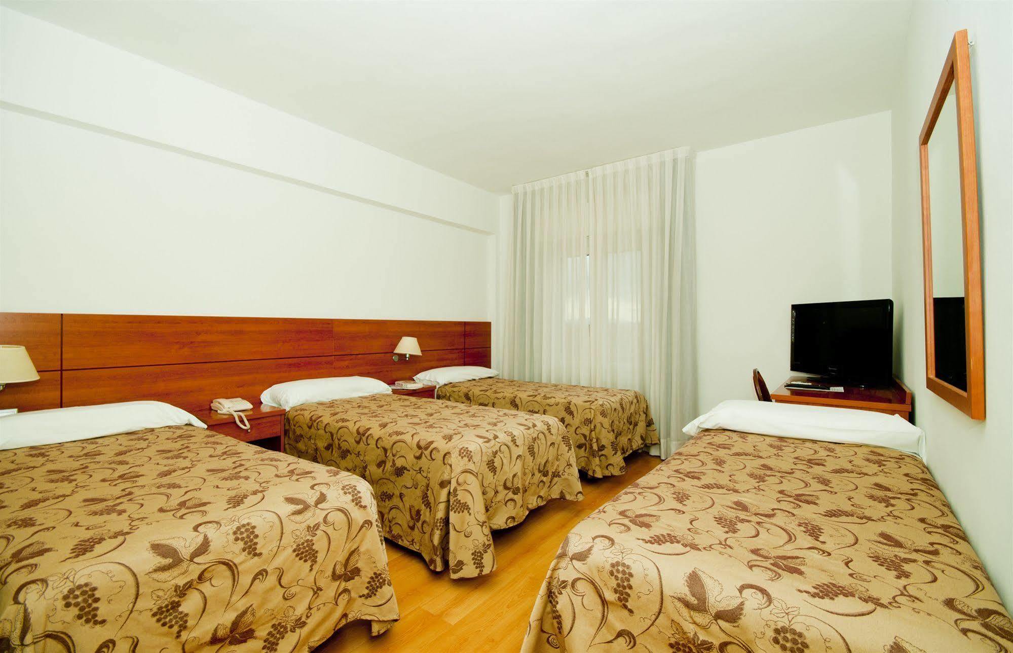 Hotel Palacios Alfaro Oda fotoğraf