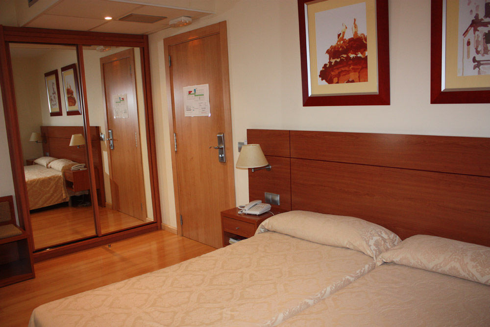 Hotel Palacios Alfaro Oda fotoğraf